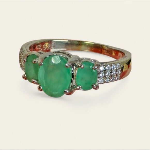 925 Sterling Silvet Ring with Natural Emerald Gemstones & Cz - Picture 2 of 9